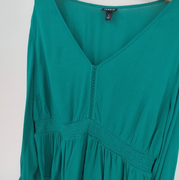 Torrid Emerald Green Long Sleeve Blouse - Picture 2 of 6